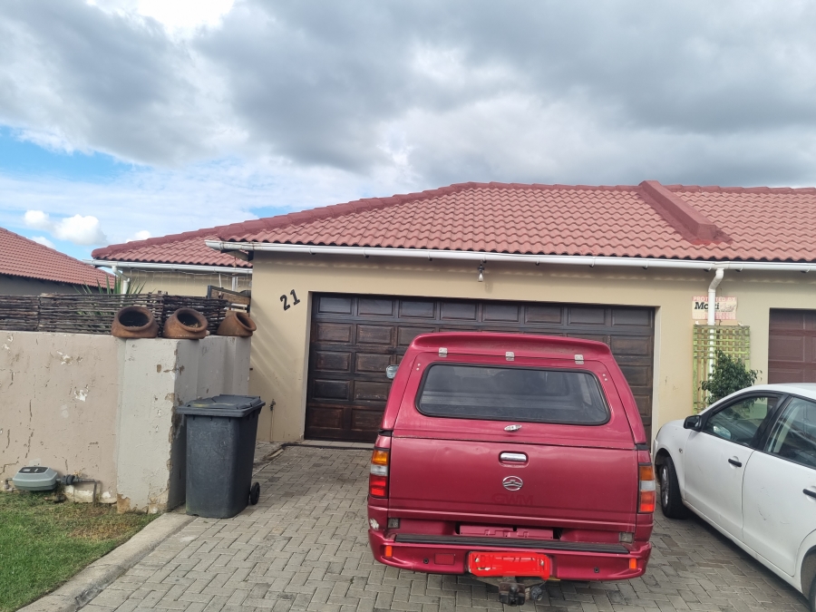 4 Bedroom Property for Sale in Waterval East North West